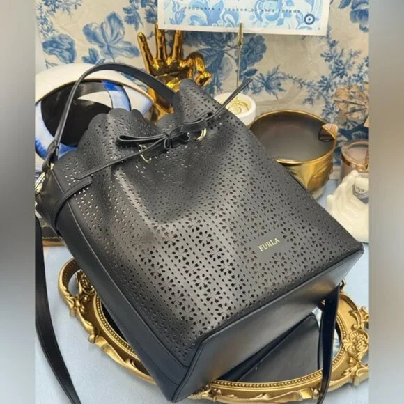 🆕 FURLA 🧿 NWOT Constanza Laser Cut Drawstring Bucket Bag, Black Leather - Picture 11 of 14